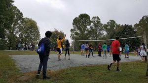 Freshmen bond through team activities.